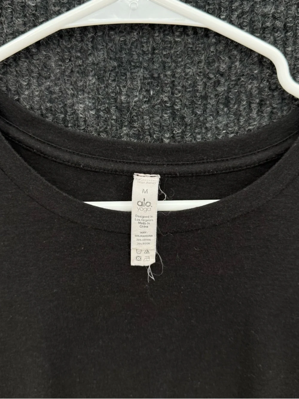 ALO Yoga black cropped